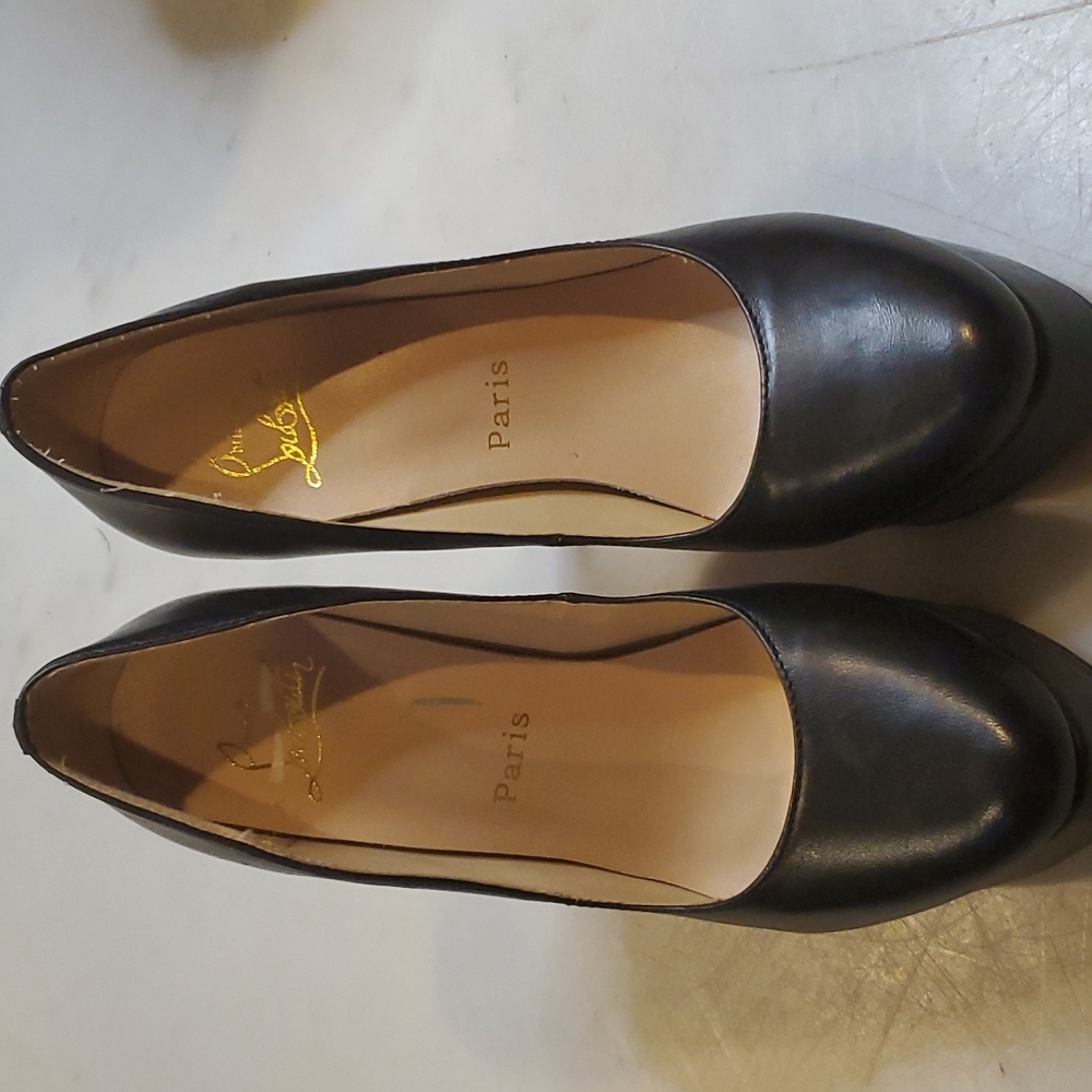 Christian Louboutin Bianca? Black Pumps Heels Red Bottoms size 39/9